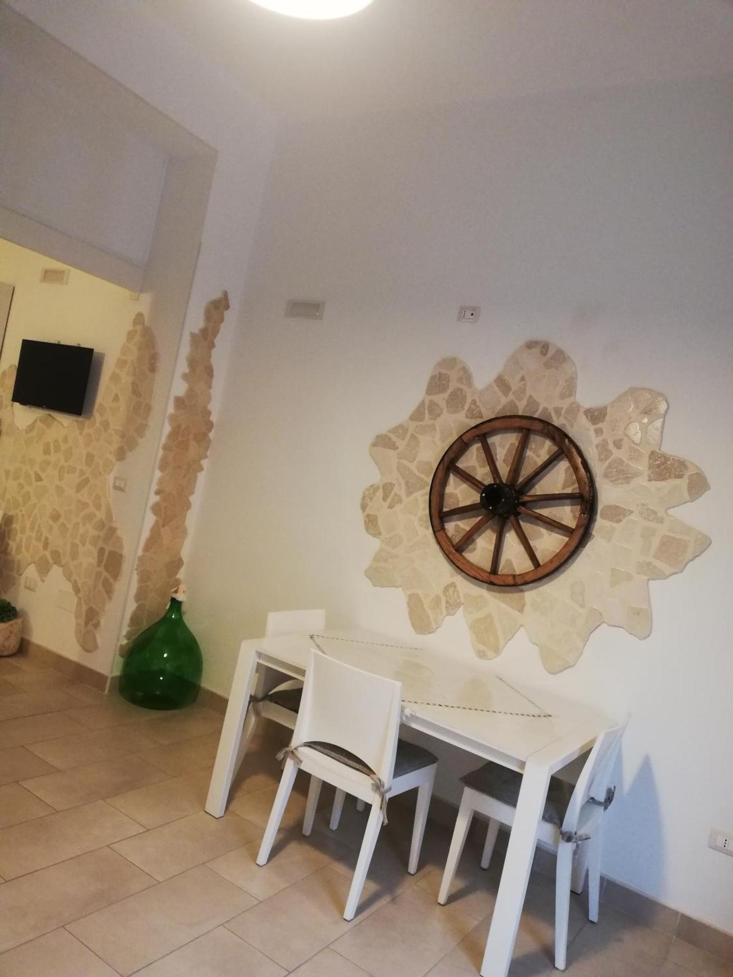 V&M Suite Con Jacuzzi Ostuni Habitación foto